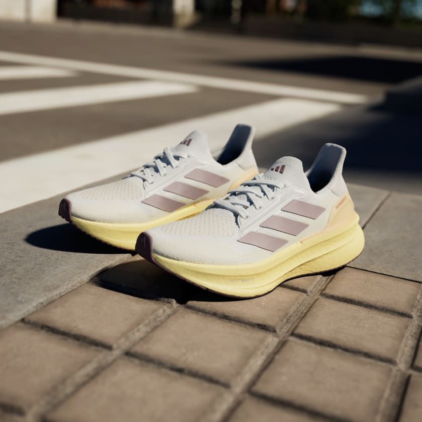 Giày chạy bộ Nữ ULTRABOOST 5X W