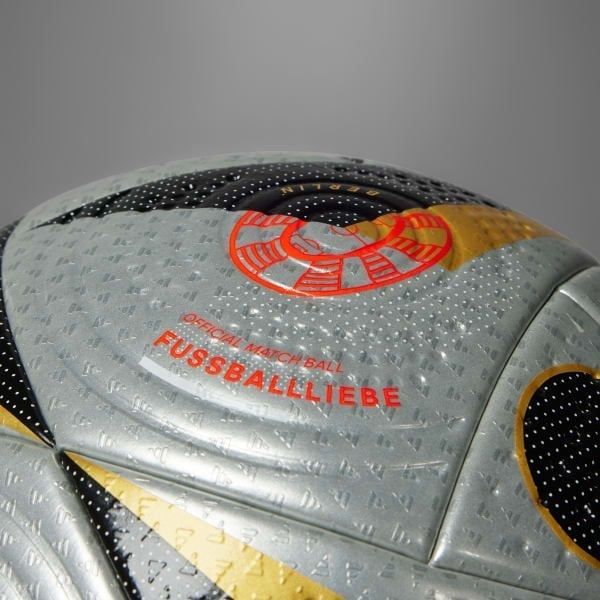 Quả bóng đá adidas Fussballliebe Finale Pro