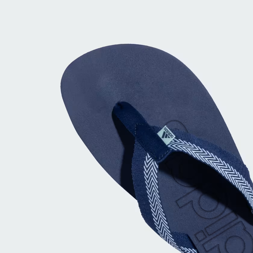 Dép xỏ ngón adidas Mistico