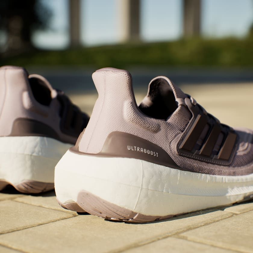 Giày chạy bộ Nữ ULTRABOOST LIGHT W