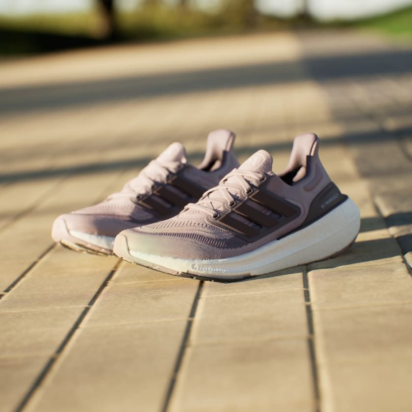 Giày chạy bộ Nữ ULTRABOOST LIGHT W