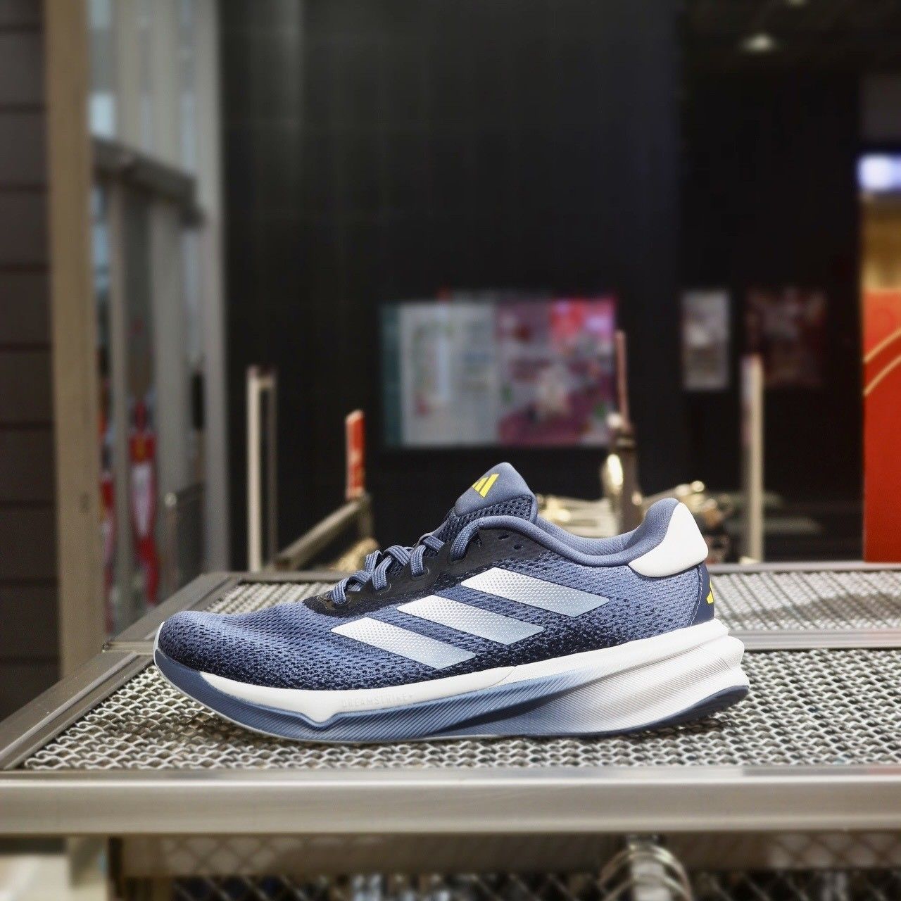 Giày chạy bộ Nam SUPERNOVA STRIDE M