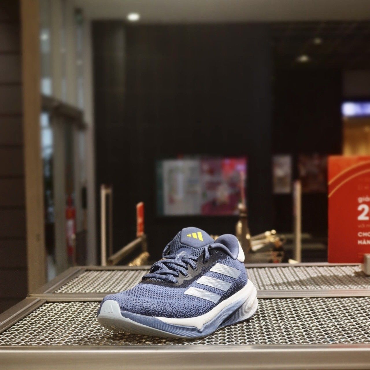 Giày chạy bộ Nam SUPERNOVA STRIDE M