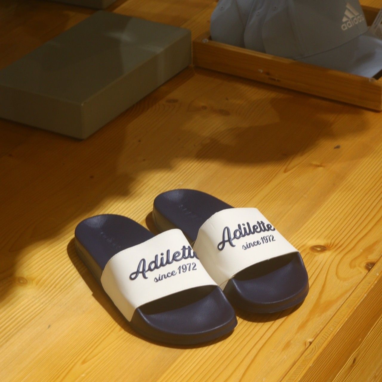 DÉP BƠI ADILETTE