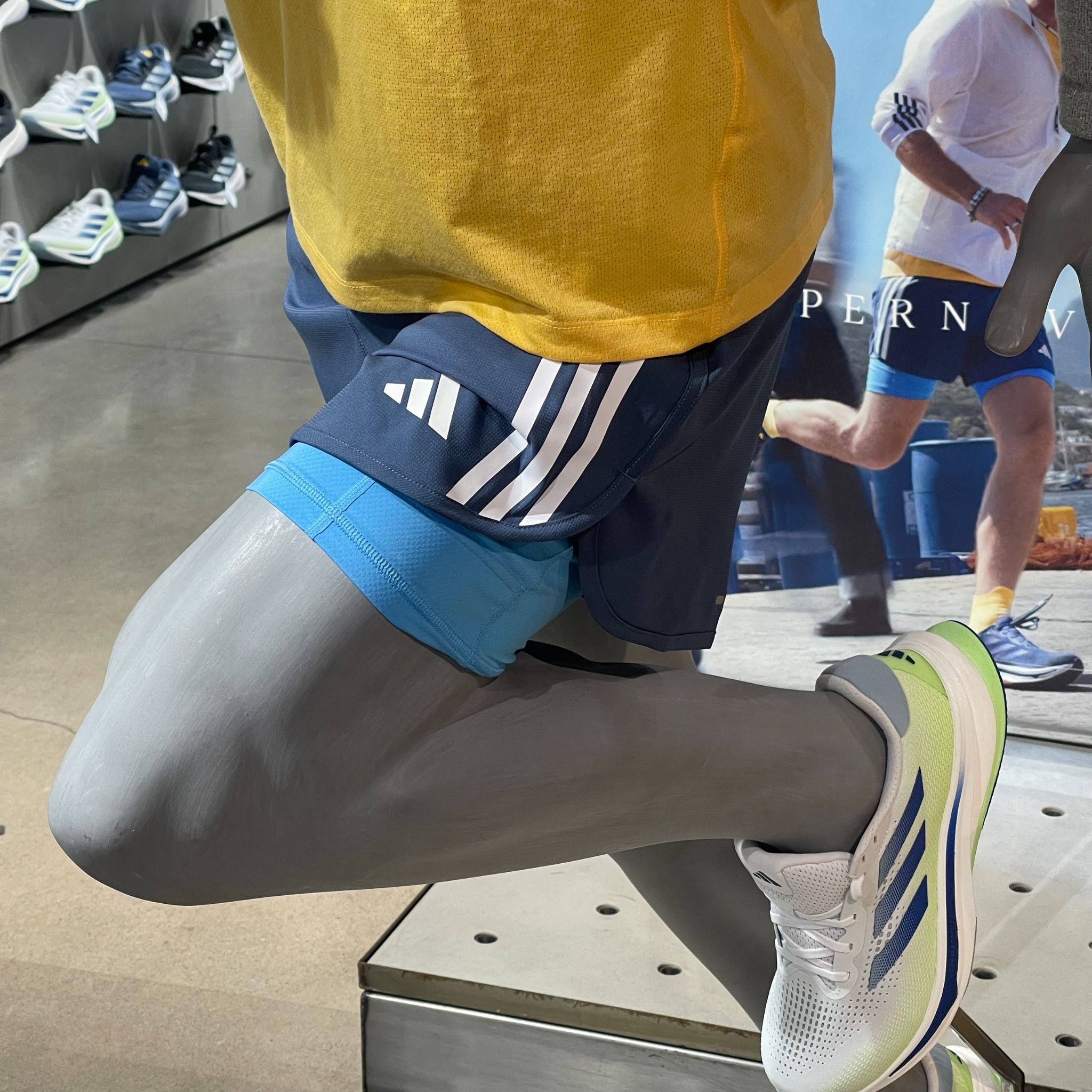 QUẦN SHORT NAM 2 TRONG 1 THE RUN 3 STRIPES