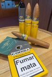 COHIBA PIRAMIDES TUBOS (Giá: Liên hệ)