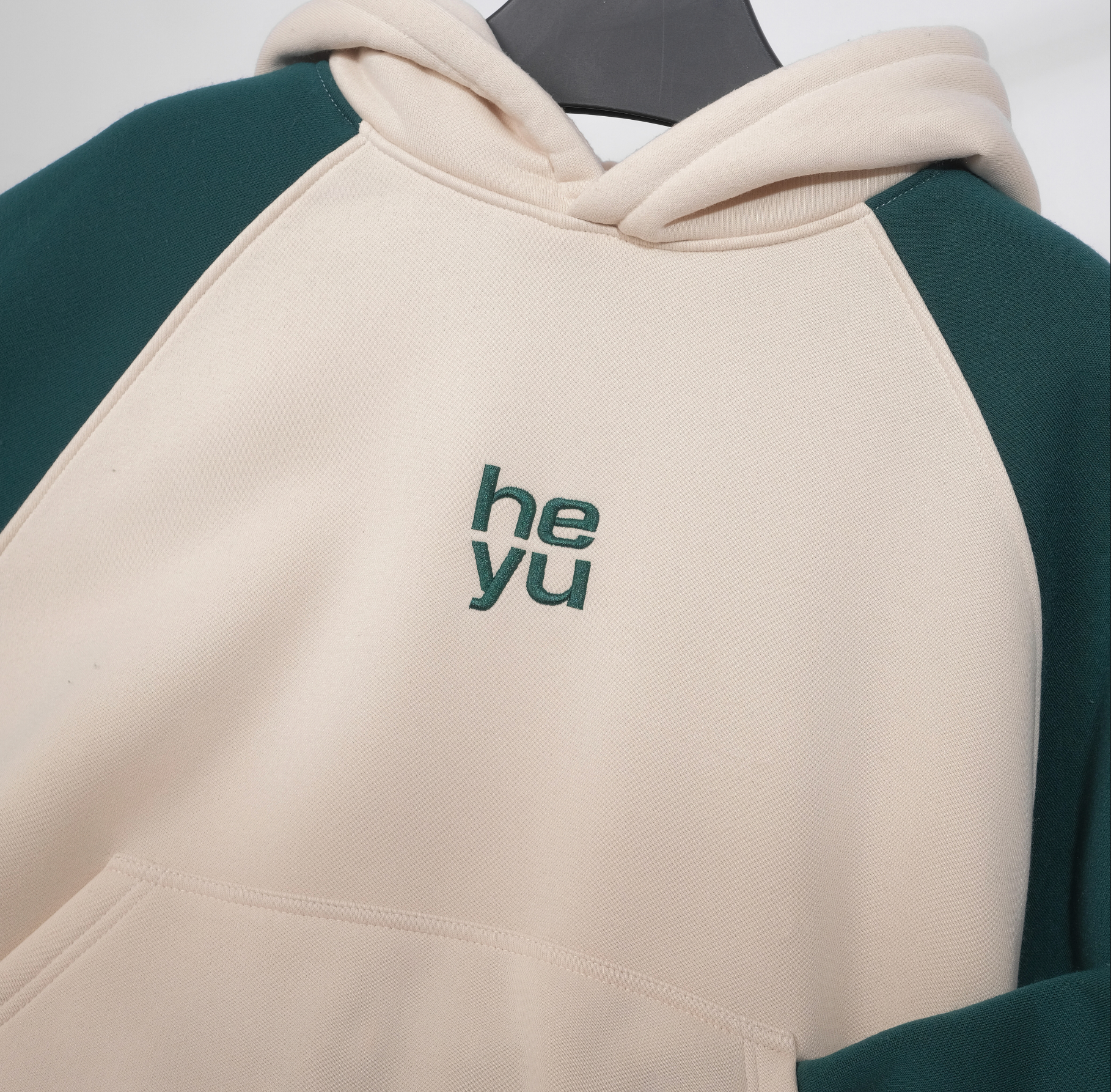  HYS BASIC LOGO RAGLAN HOODIE 