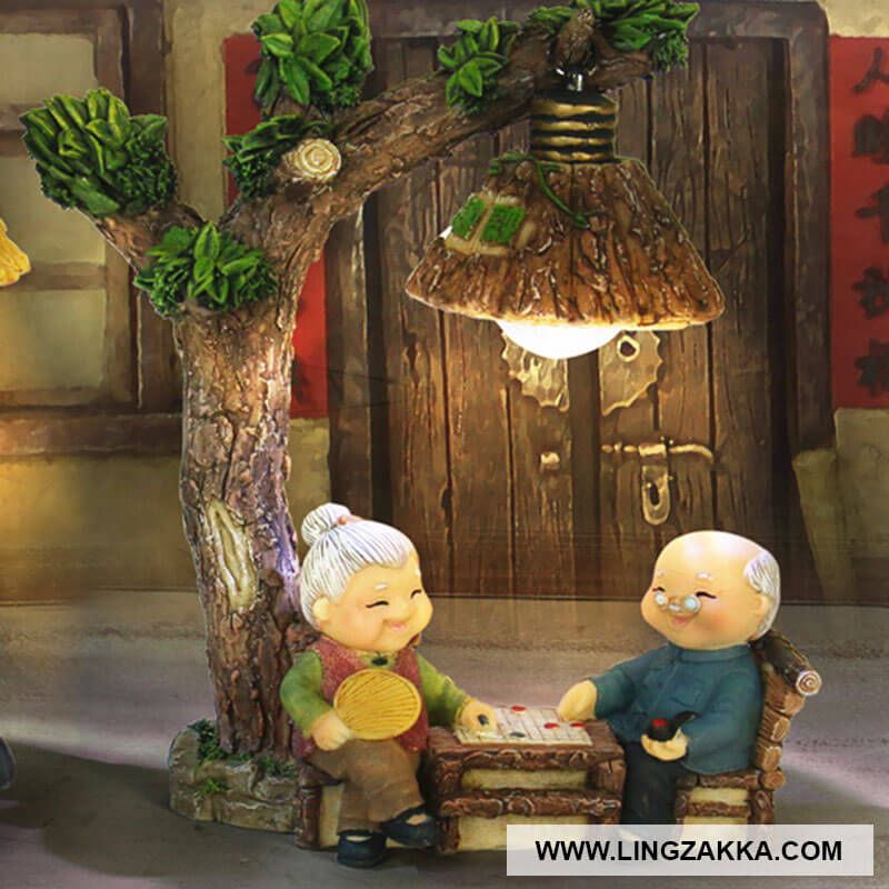 Ông bà già đánh cờ tướng