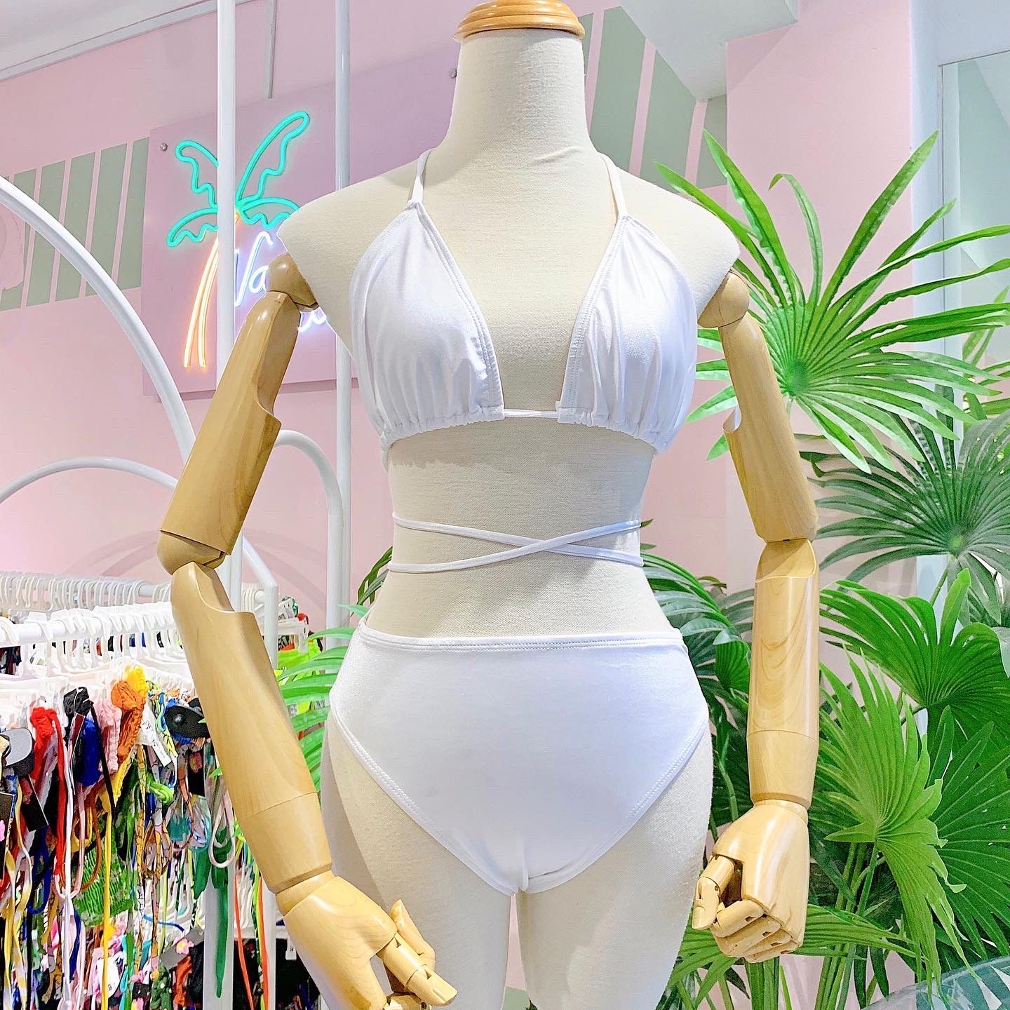  Set bikini trắng + đầm rút ren 