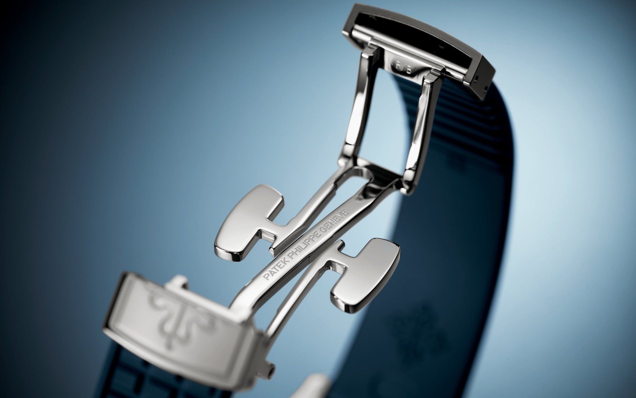 Patek Philippe Aquanaut 5067A-025 - Luce Blue