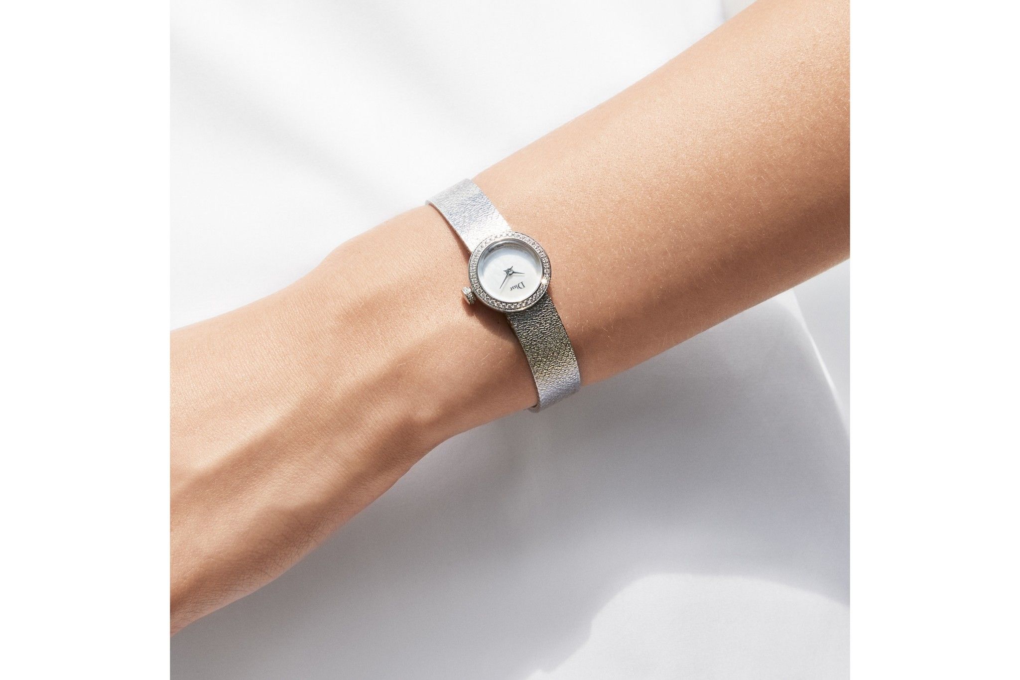 Đồng hồ nữ La D de Dior Mini Satine White Dial Ø 19mm