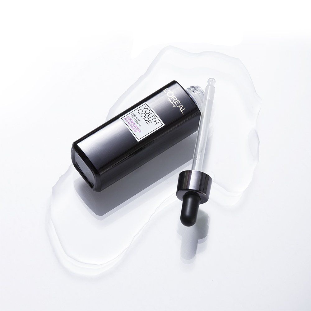 Hoạt chất tươi trẻ da chống lão hóa L'Oreal Paris Youth Code Skin Activating Ferment Pre-Essence 30ml