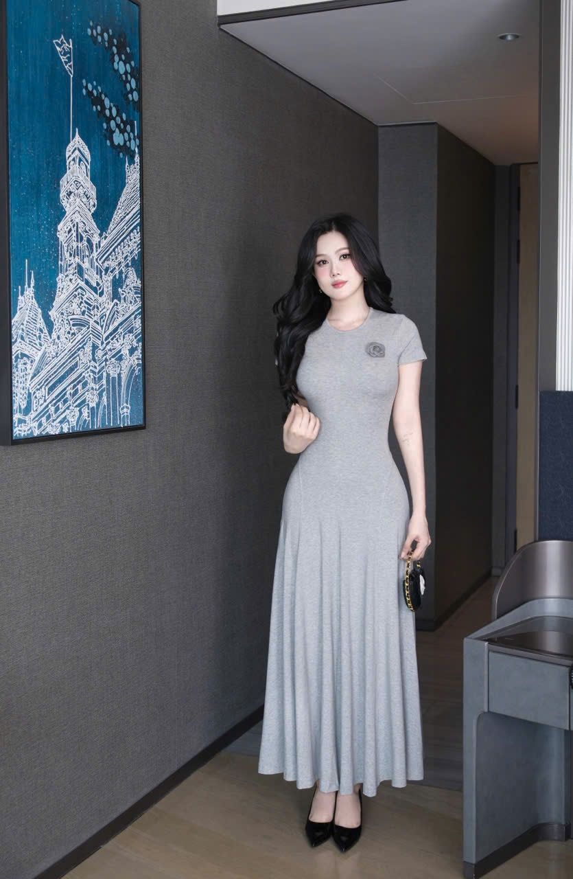Đầm Thun Trơn Kèm Hoa