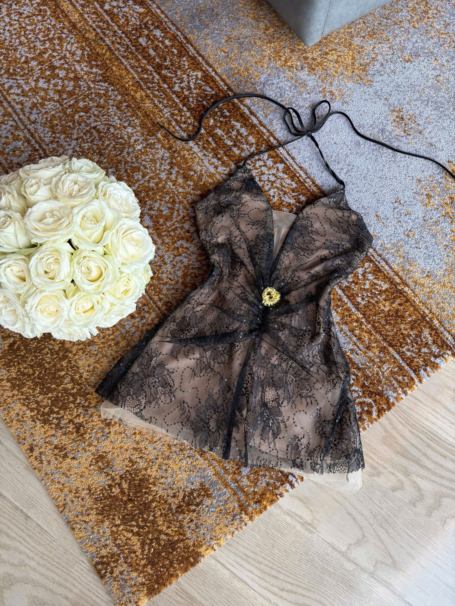 Đầm Yếm Ren Kèm Charm