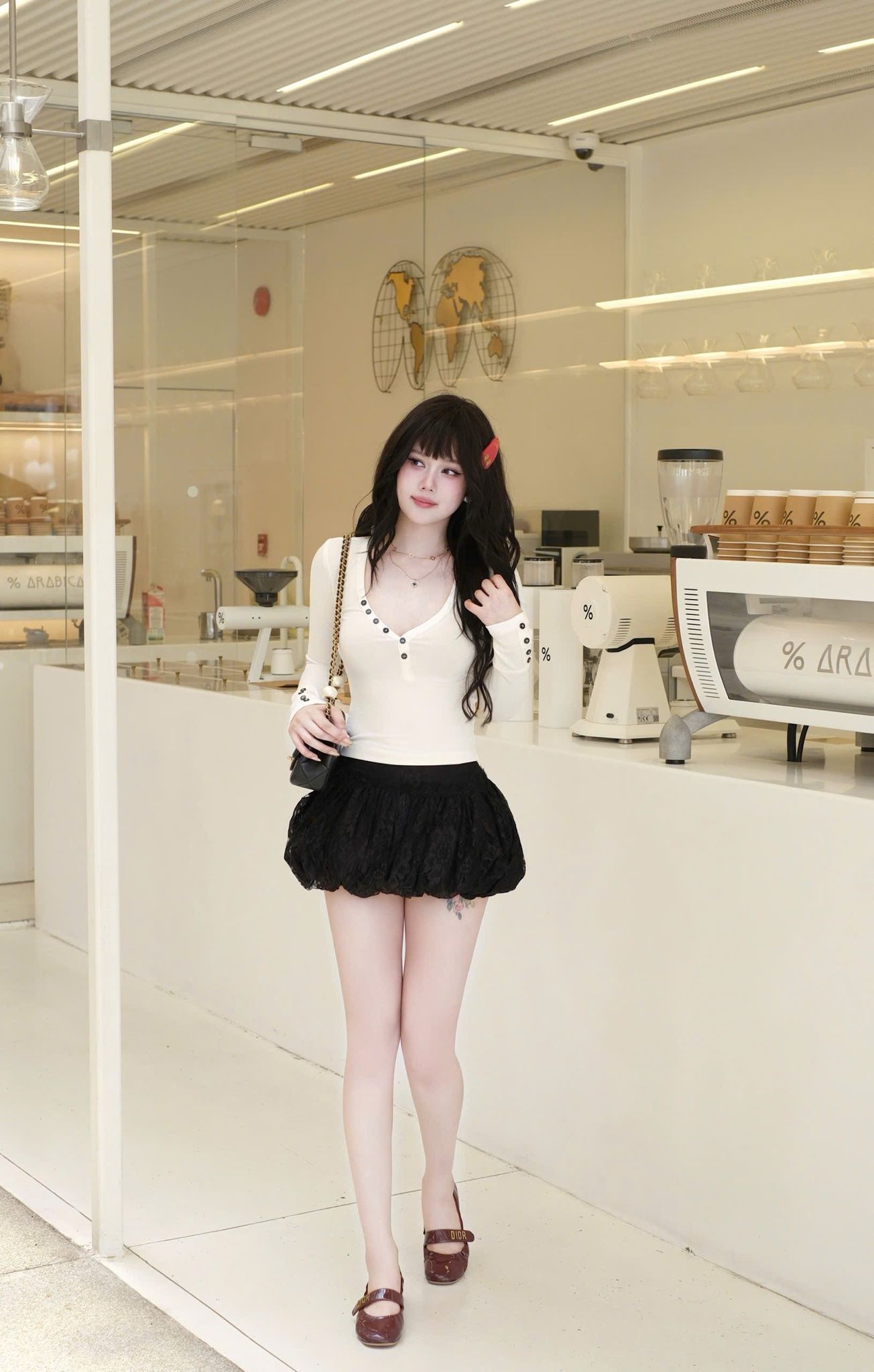 Áo Thun Nút Cổ V