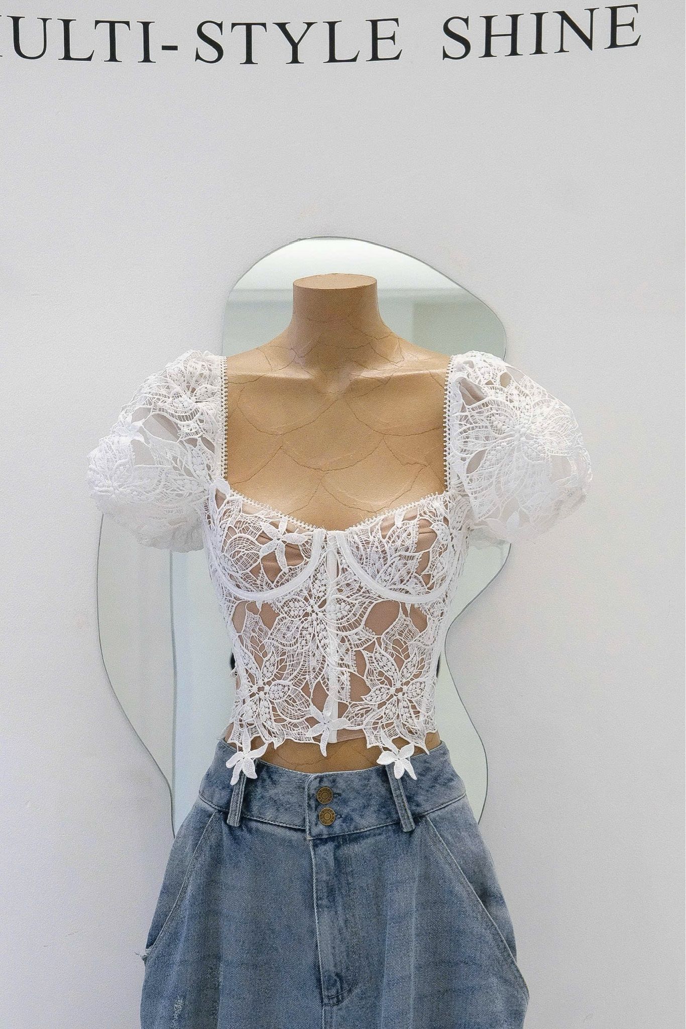 Áo Lưới Nền Ren Tay Phồng