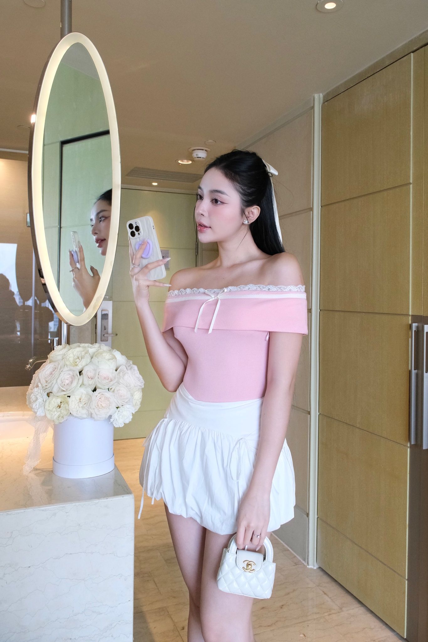 Áo Bẹt Vai Viền Nơ Ren