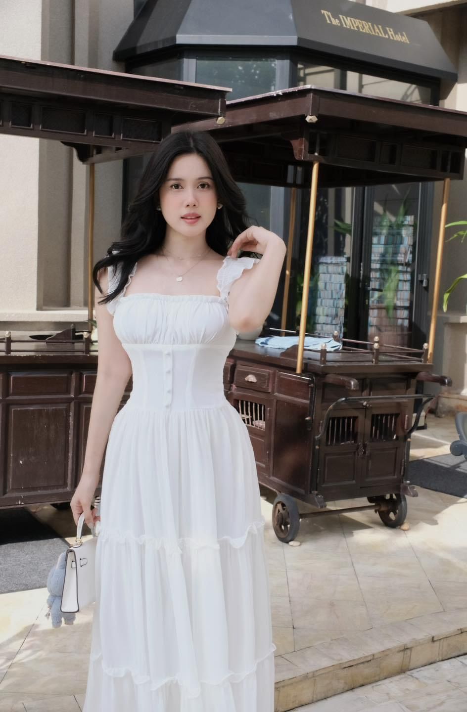 Maxi Voan Tầng Nút Bọc