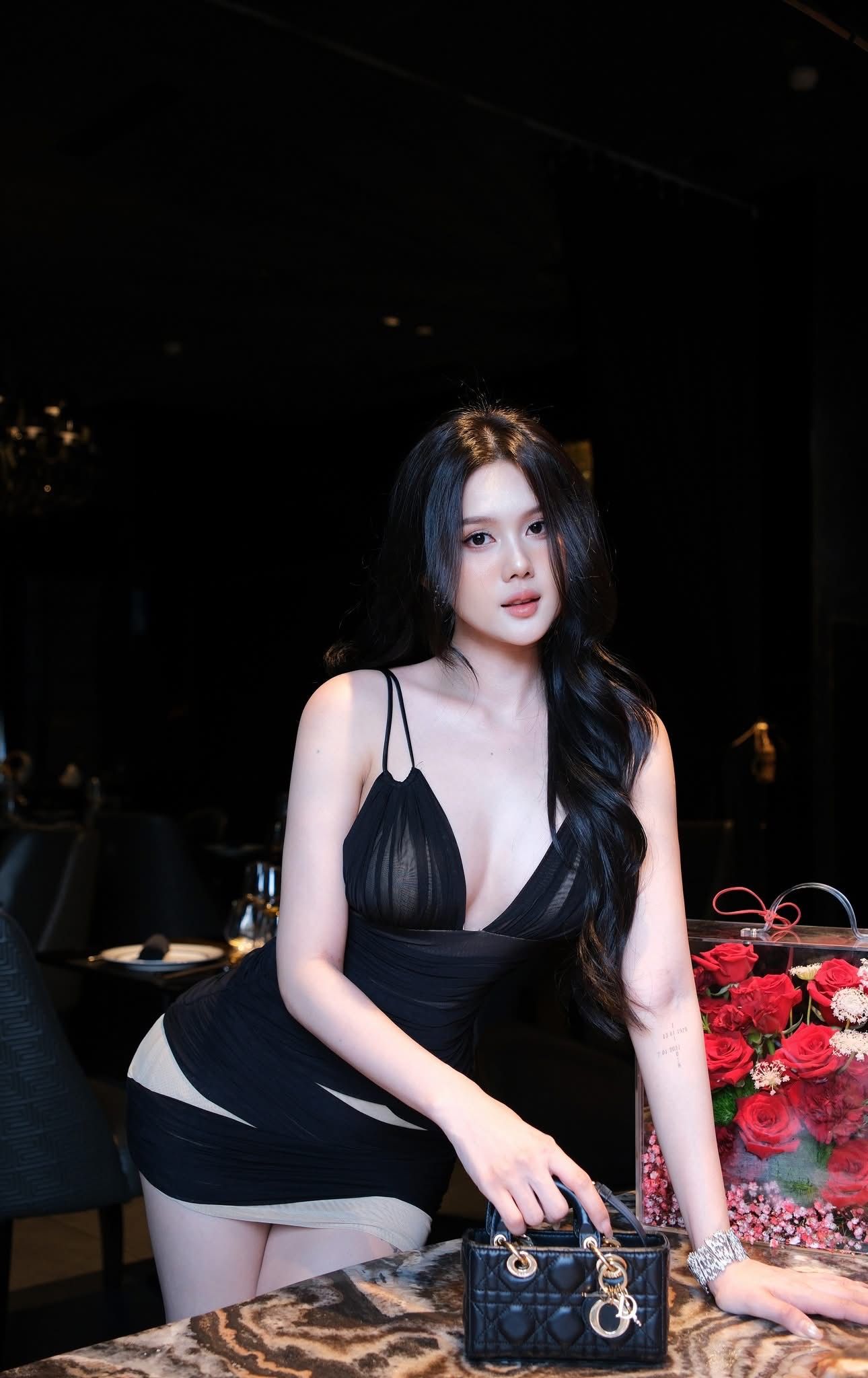 Đầm Thun Khoét Lưới