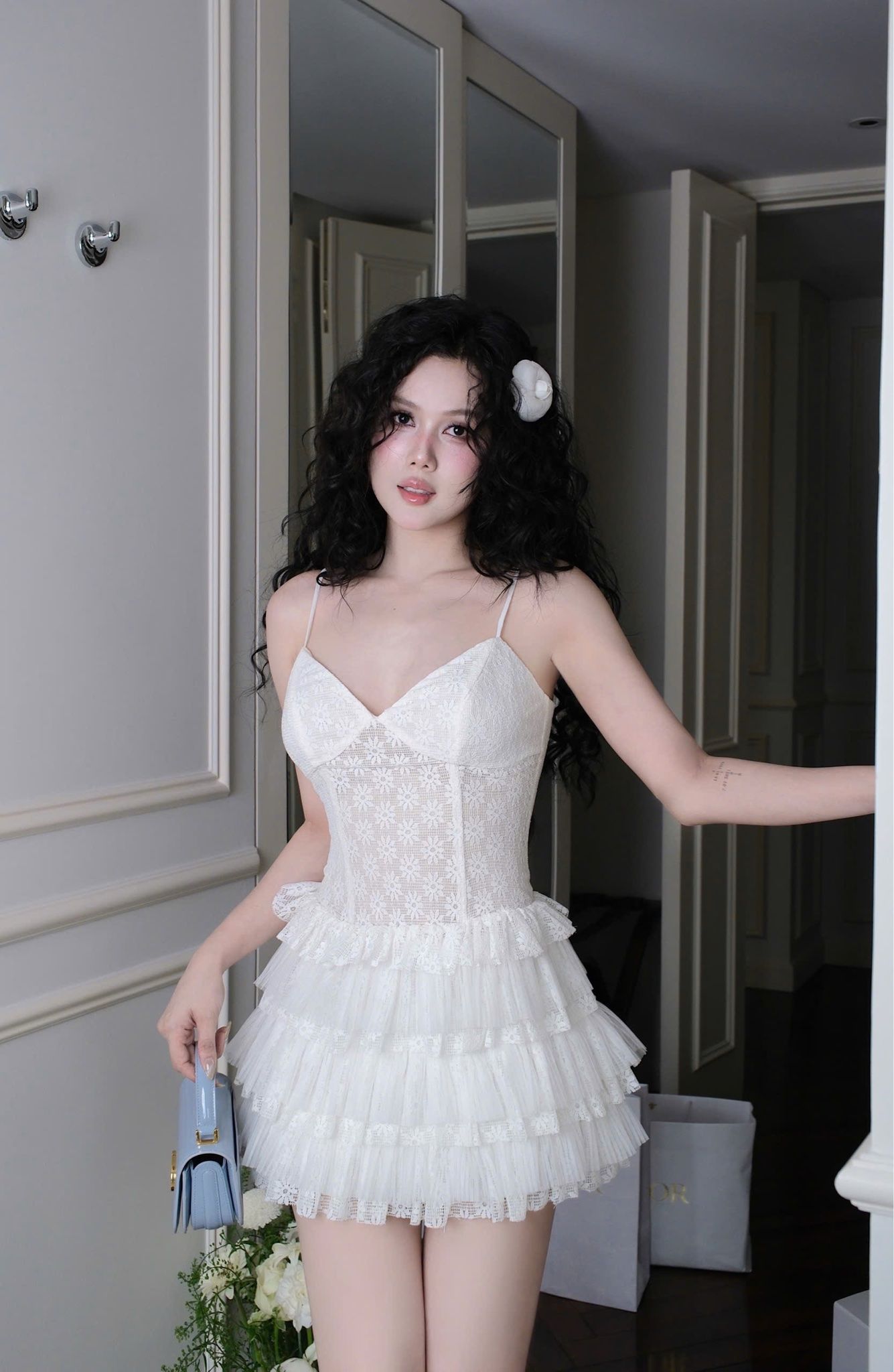 Đầm Ren Tầng Họa Tiết