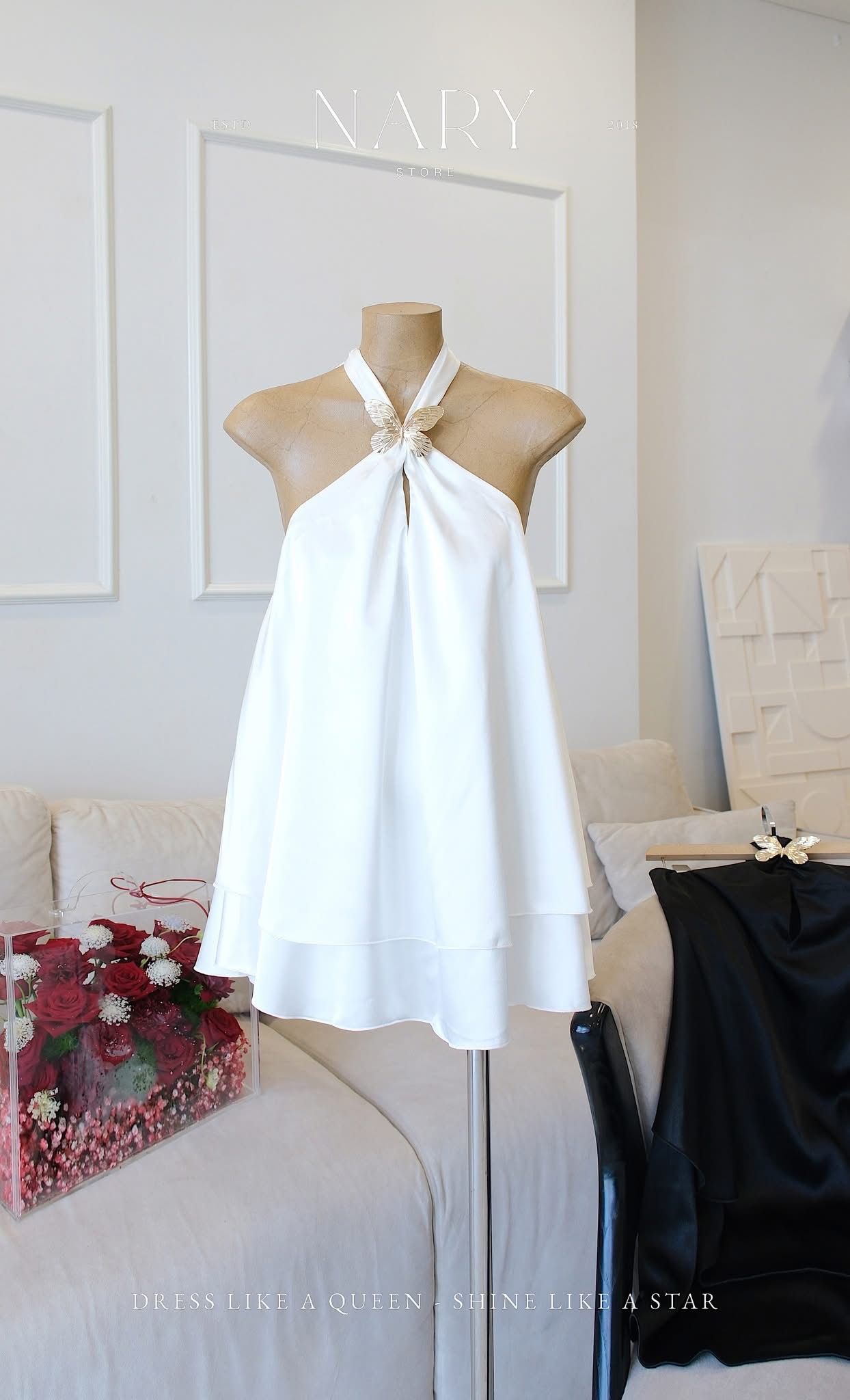 Đầm Lụa Tầng Khoét Kèm Bướm