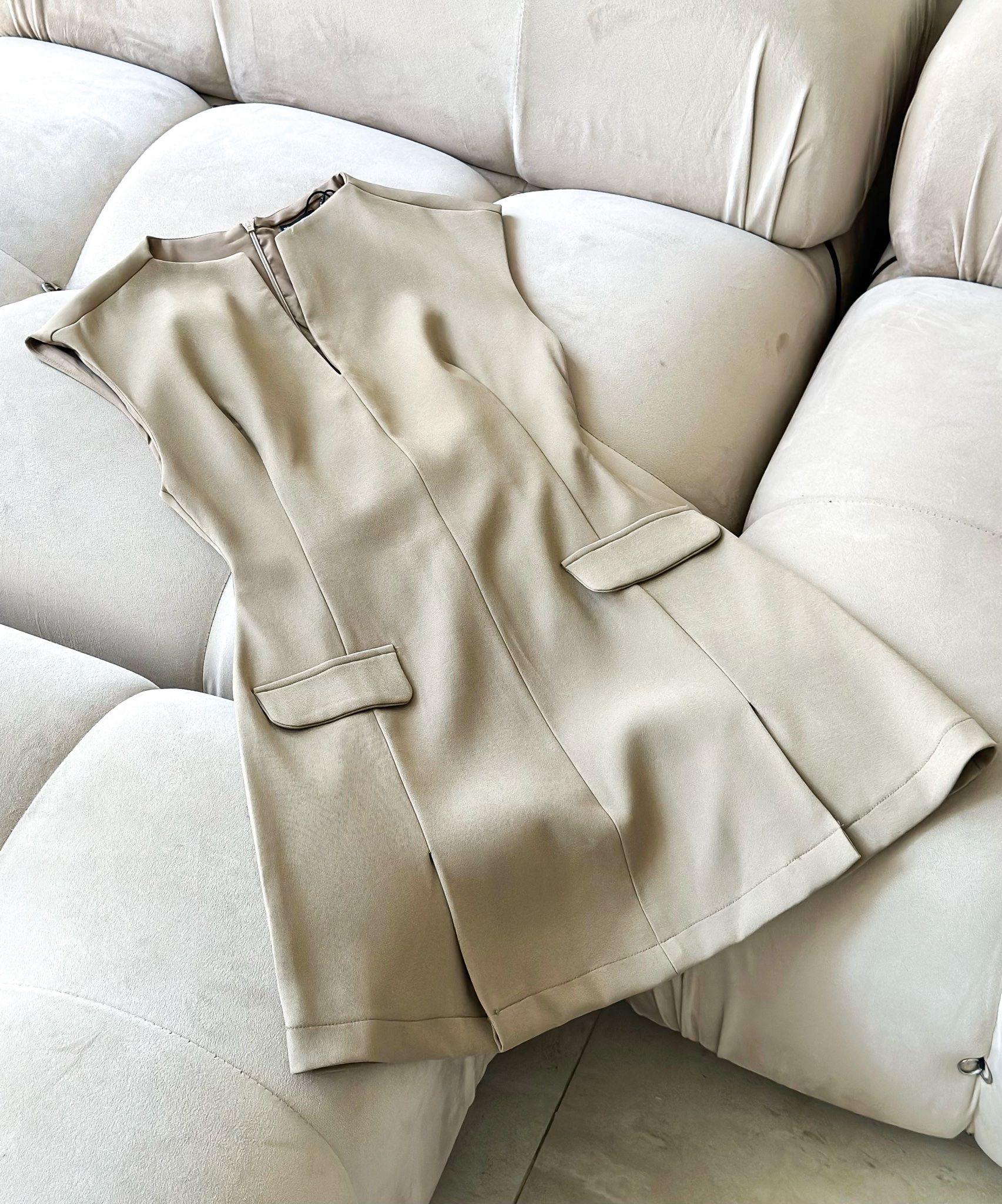 Đầm A Shape Vneck