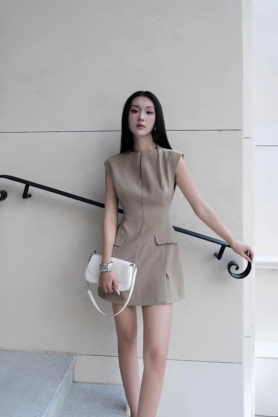 Đầm A Shape Vneck