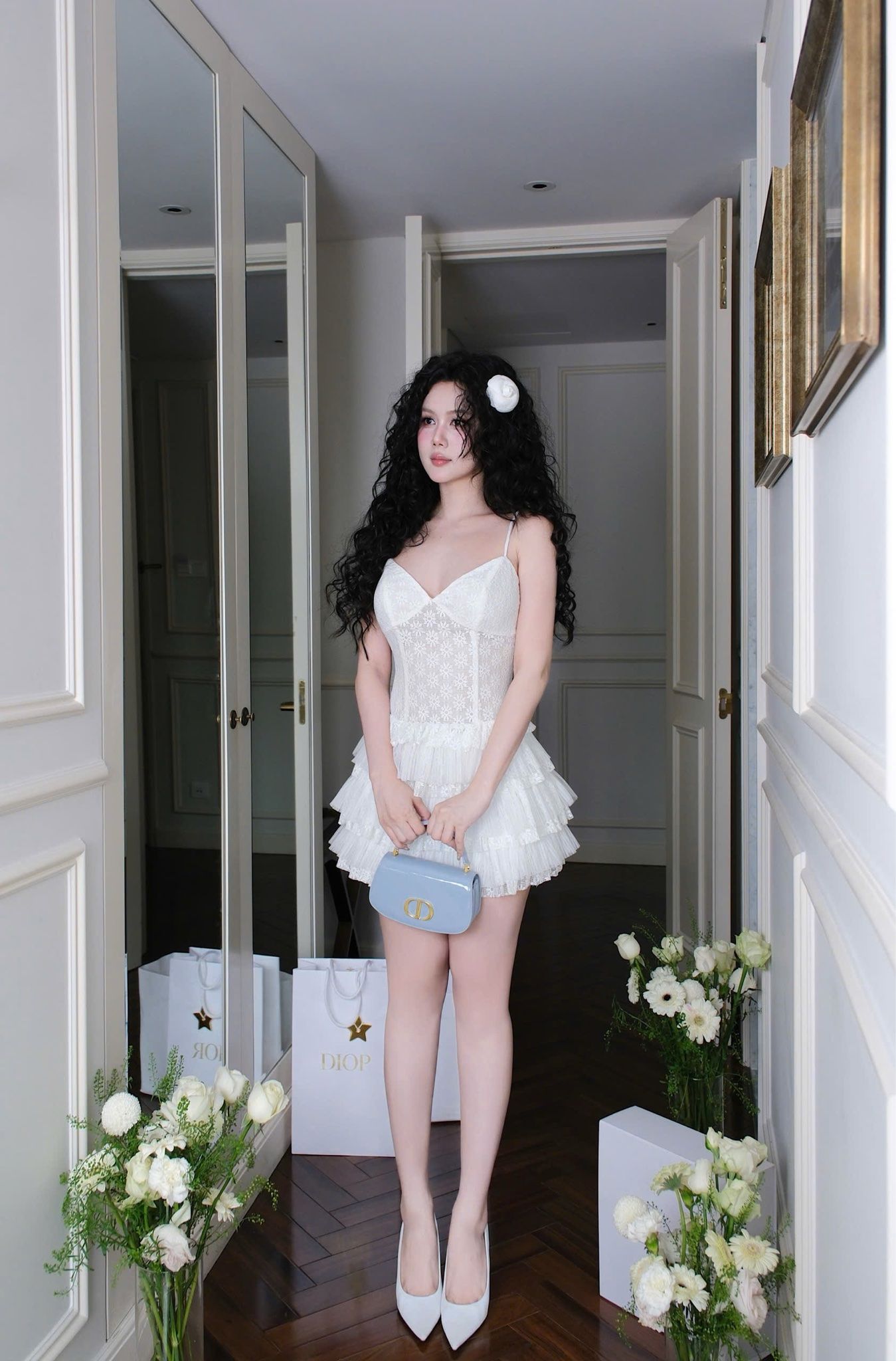 Đầm Ren Tầng Họa Tiết