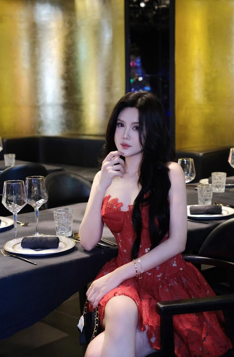 Đầm 2S Ren Nền Hoa