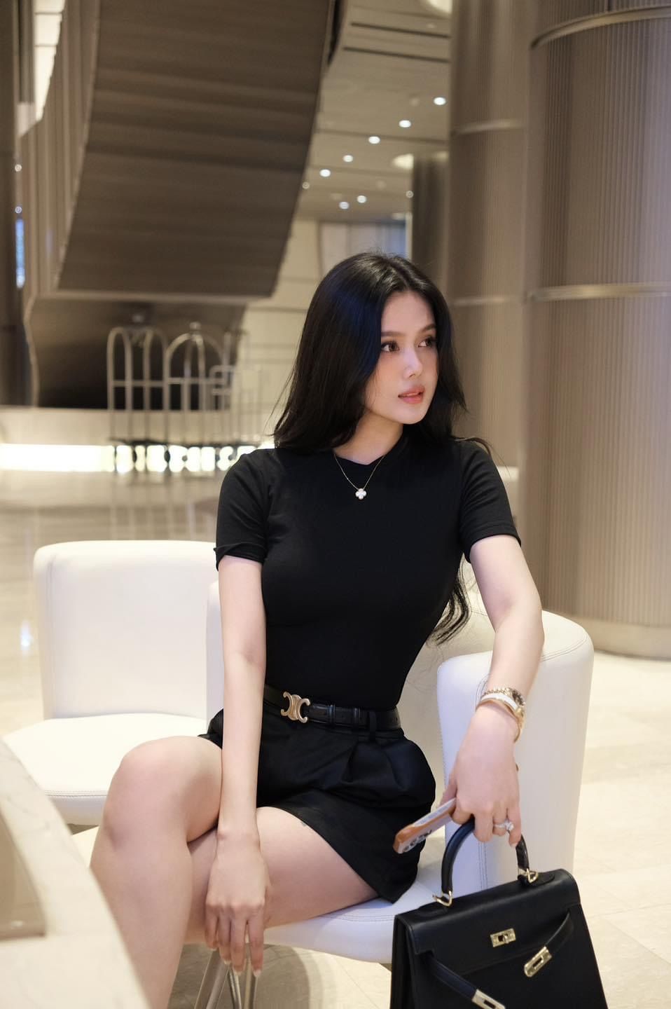 Áo Cổ Tròn Thun Trơn