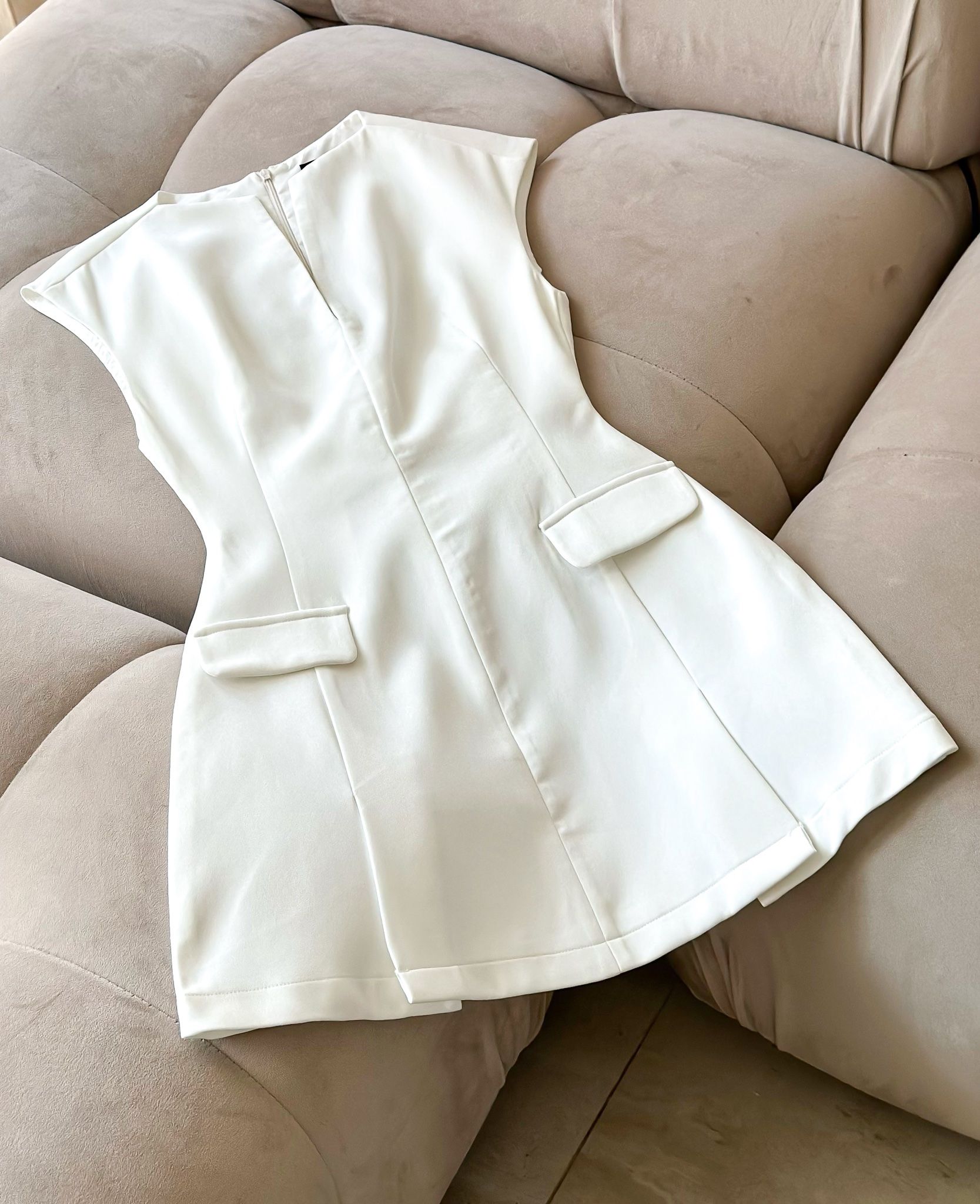 Đầm A Shape Vneck
