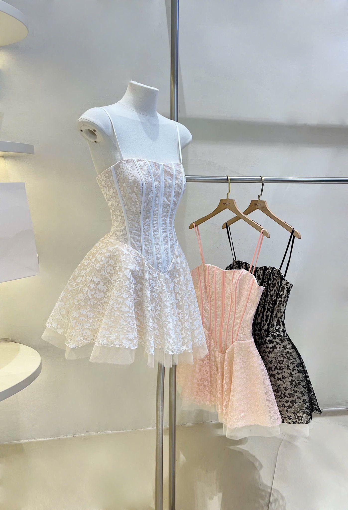 Đầm 2S Xòe Ren Lưới