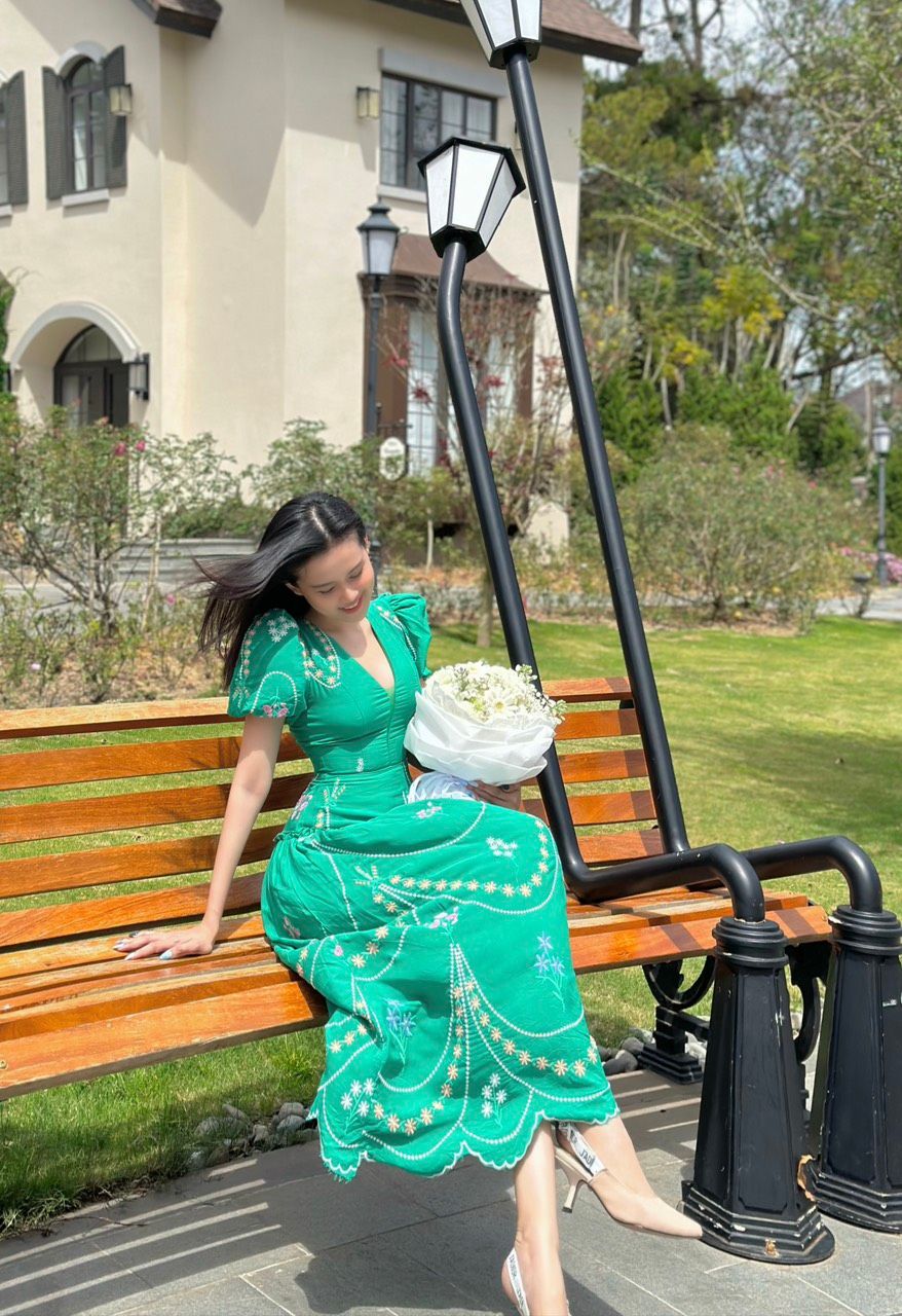 Maxi Tay Phồng Cổ V