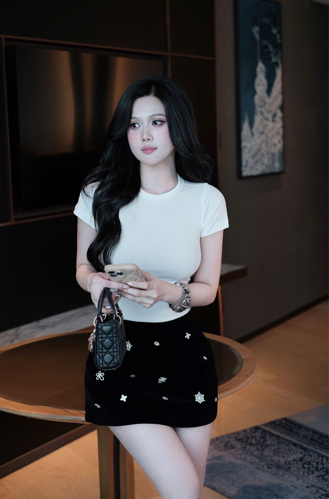 Áo Thun Trơn Cổ Tròn