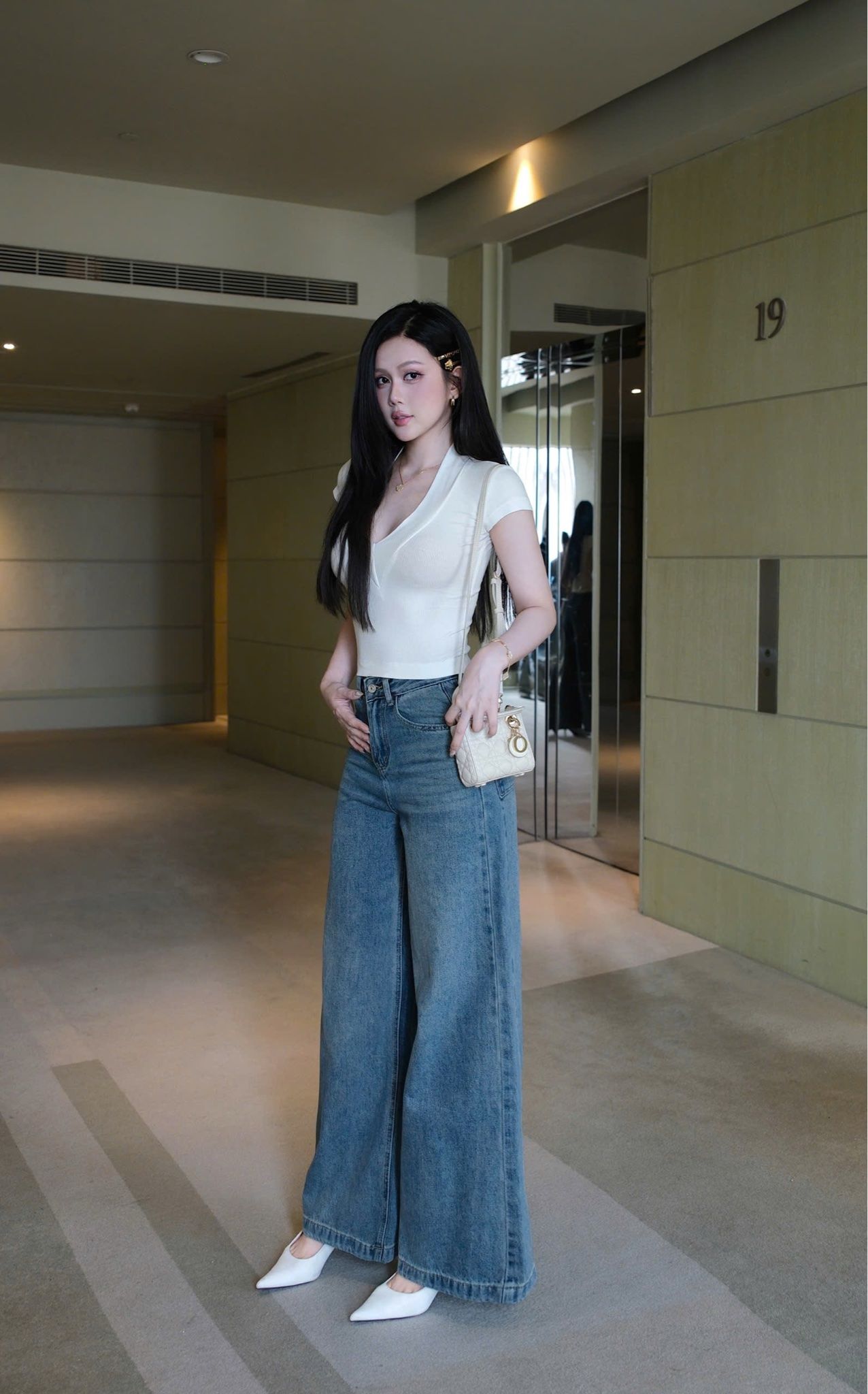 Quần Jean Ống Rộng Kèm Nịt