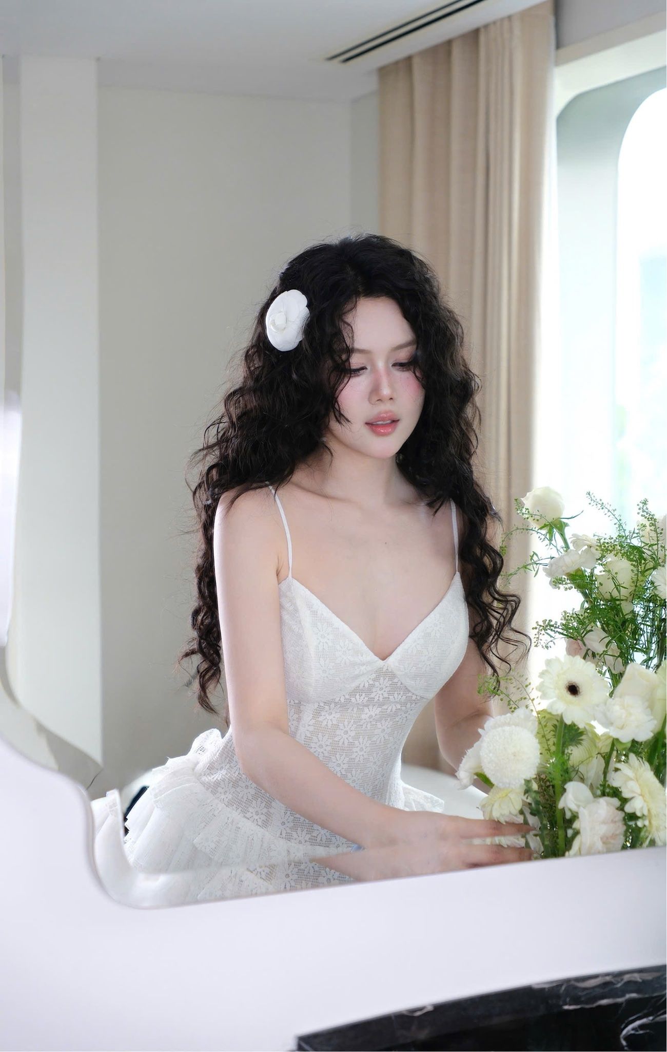 Đầm Ren Tầng Họa Tiết