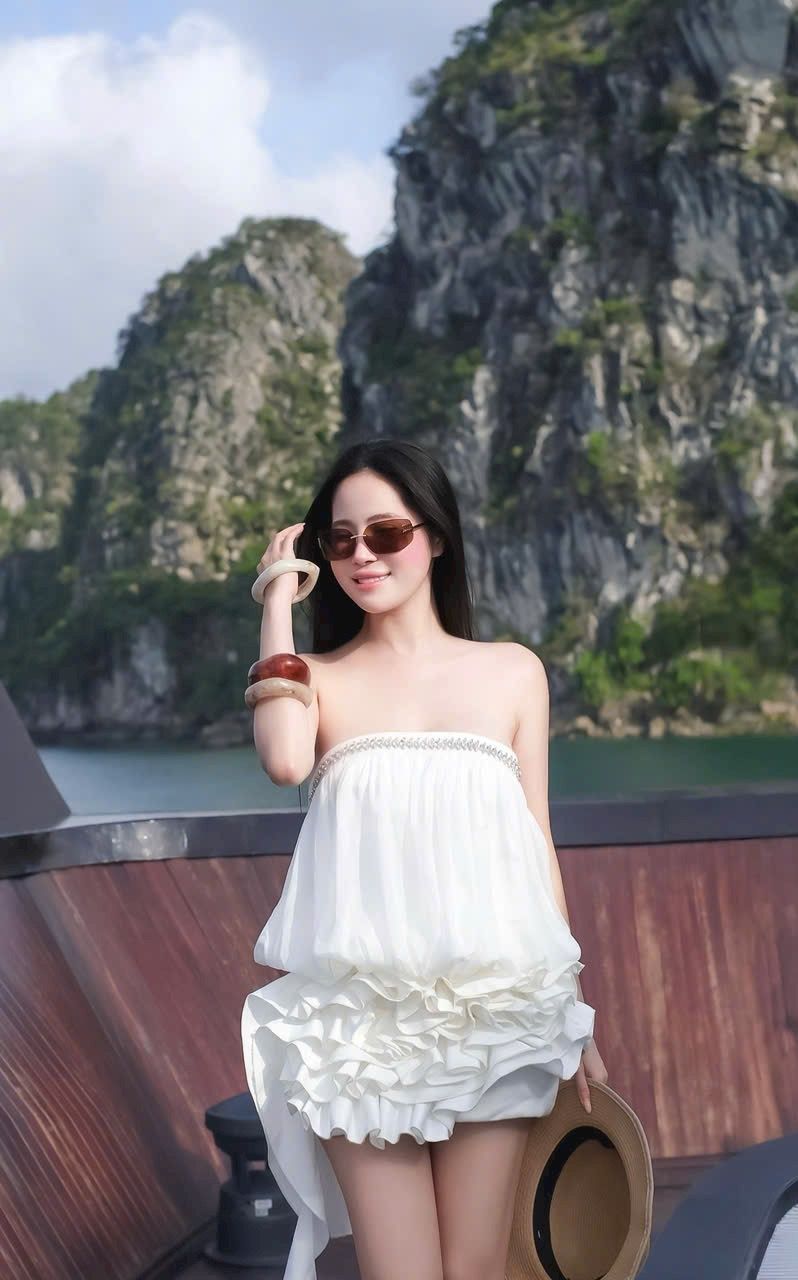 Đầm Ống Voan Tầng Viền Đá