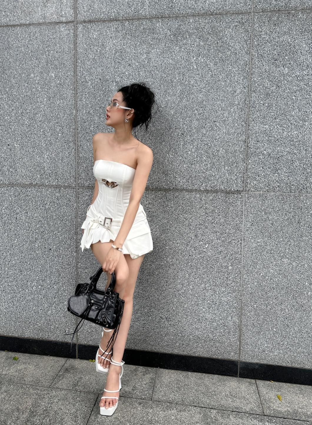 Đầm Ống Đai Nịt Khoen Ngực