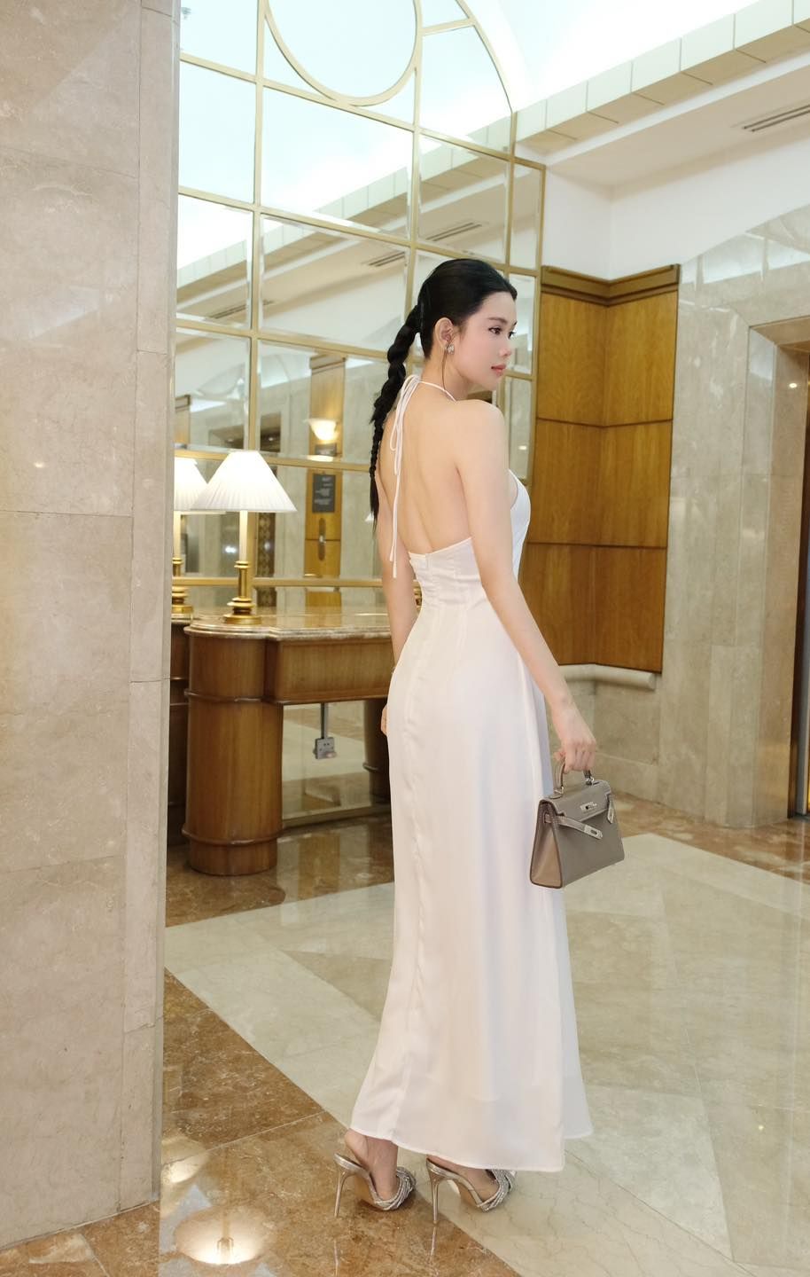 Maxi Yếm Lụa Kèm Hoa