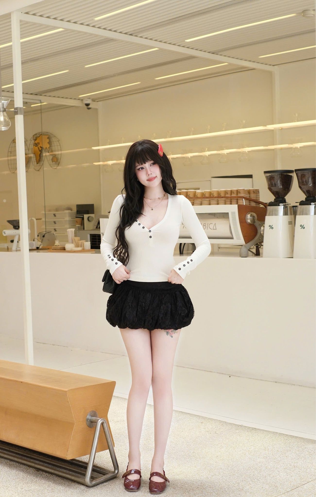 Áo Thun Nút Cổ V