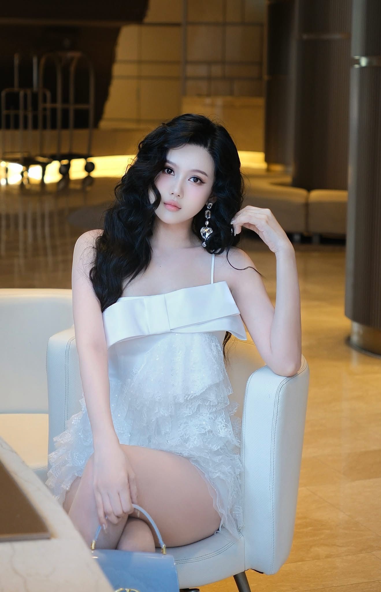Đầm Tầng Xéo Đính Nơ