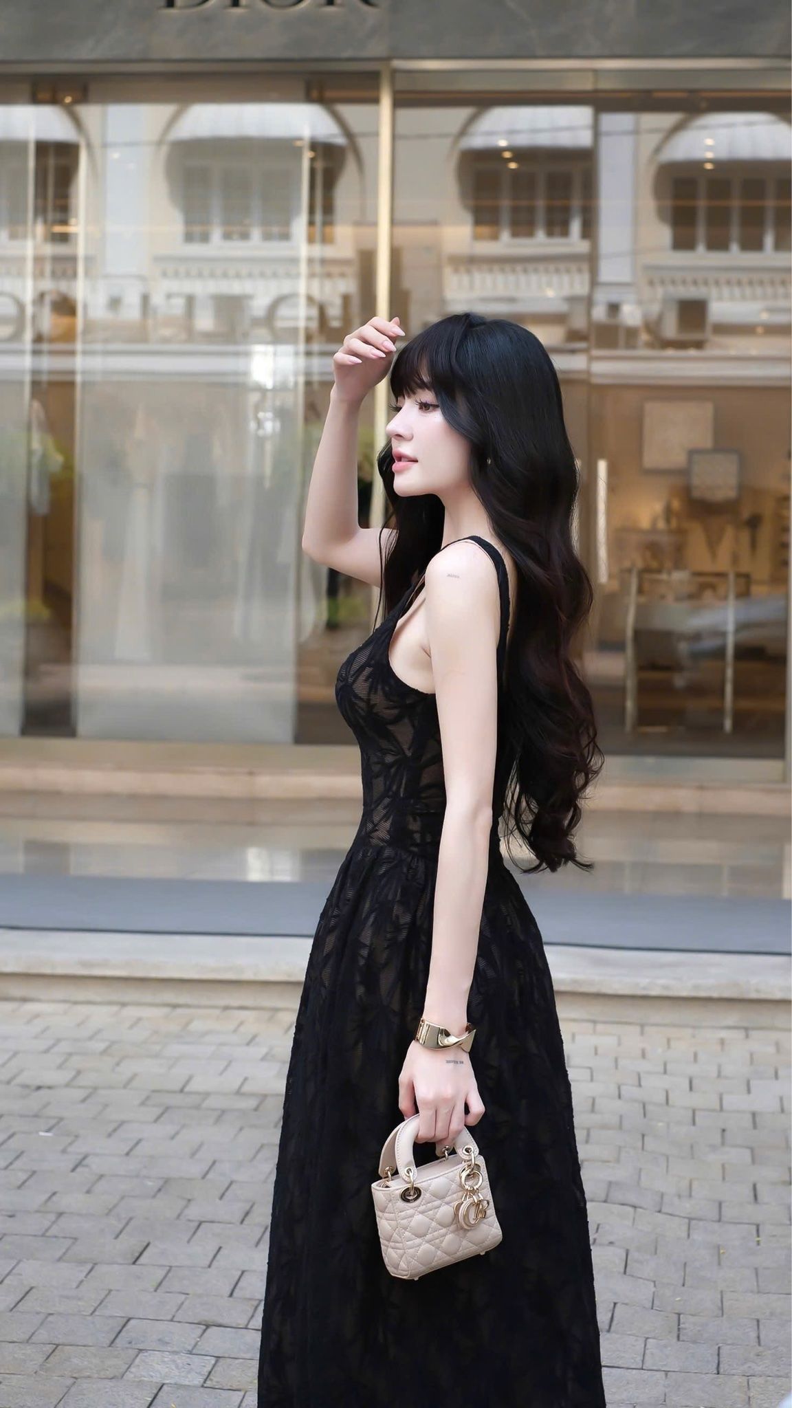 Đầm Thun Ren 3 Nút