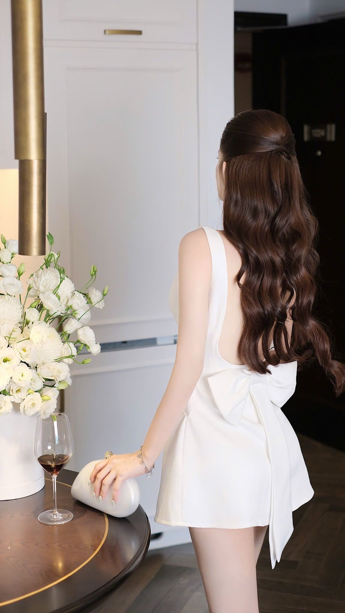 Đầm Trơn Kèm Charm Nơ Sau