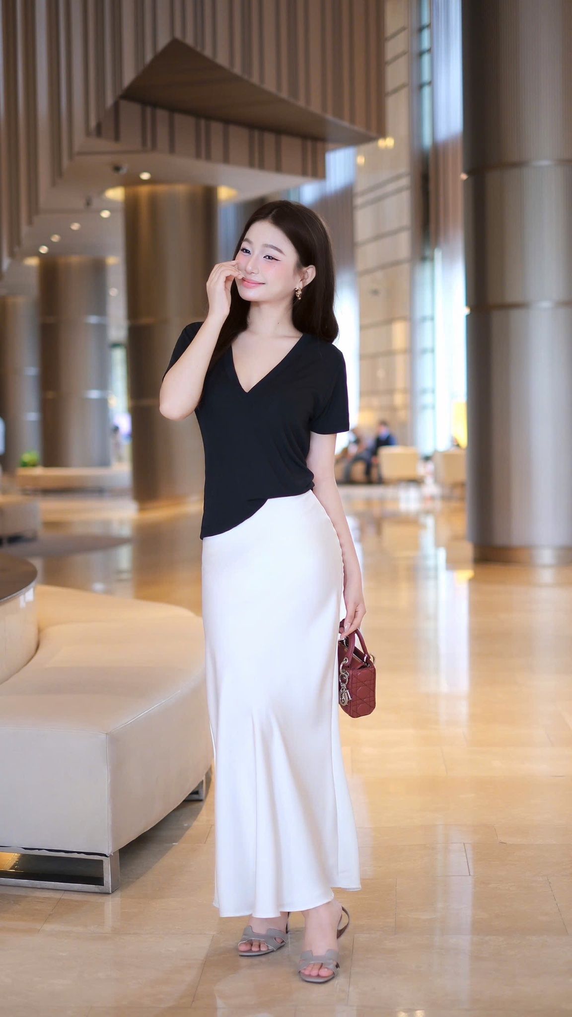 Áo Thun Tay Cộc Cổ V