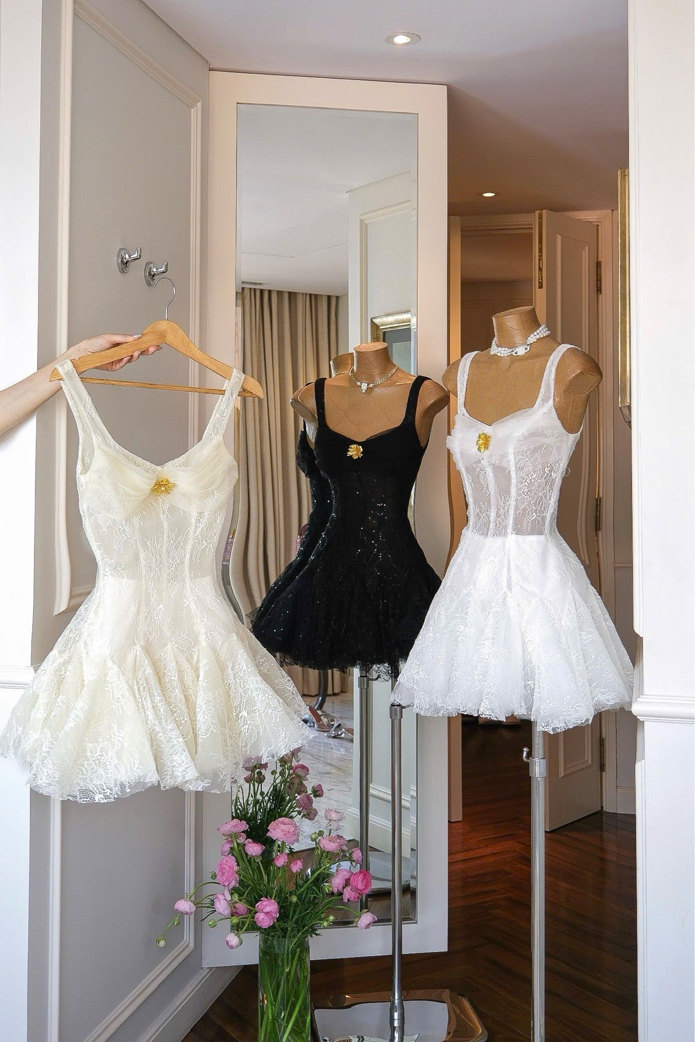 Đầm Lưới Ren 2S Kèm Charm