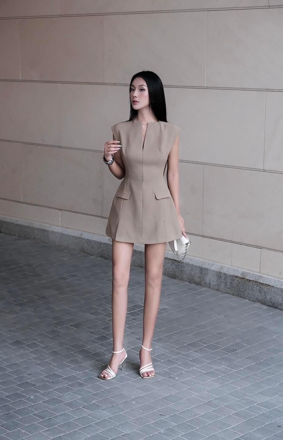 Đầm A Shape Vneck