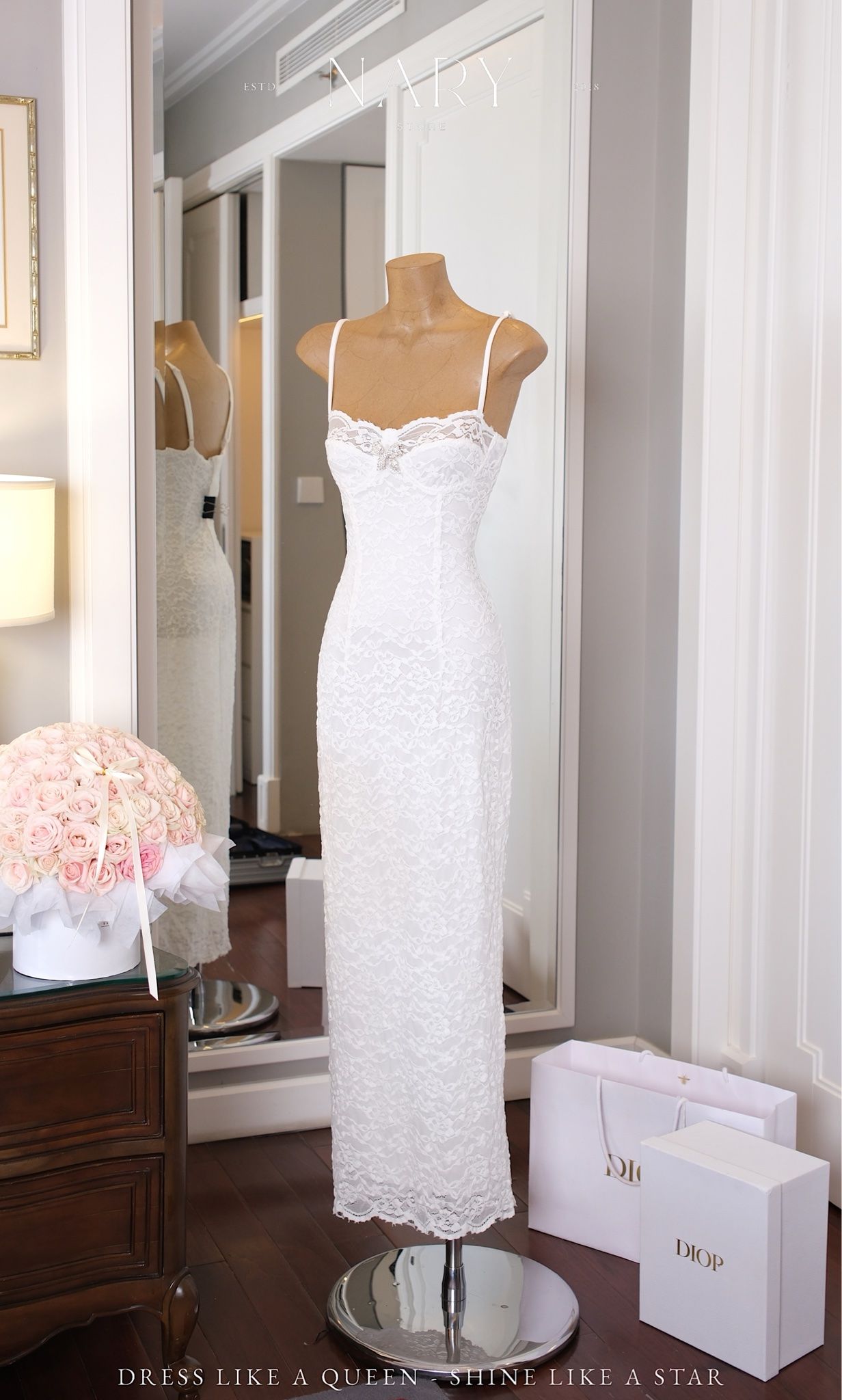 Đầm 2S Ren Kèm Charm