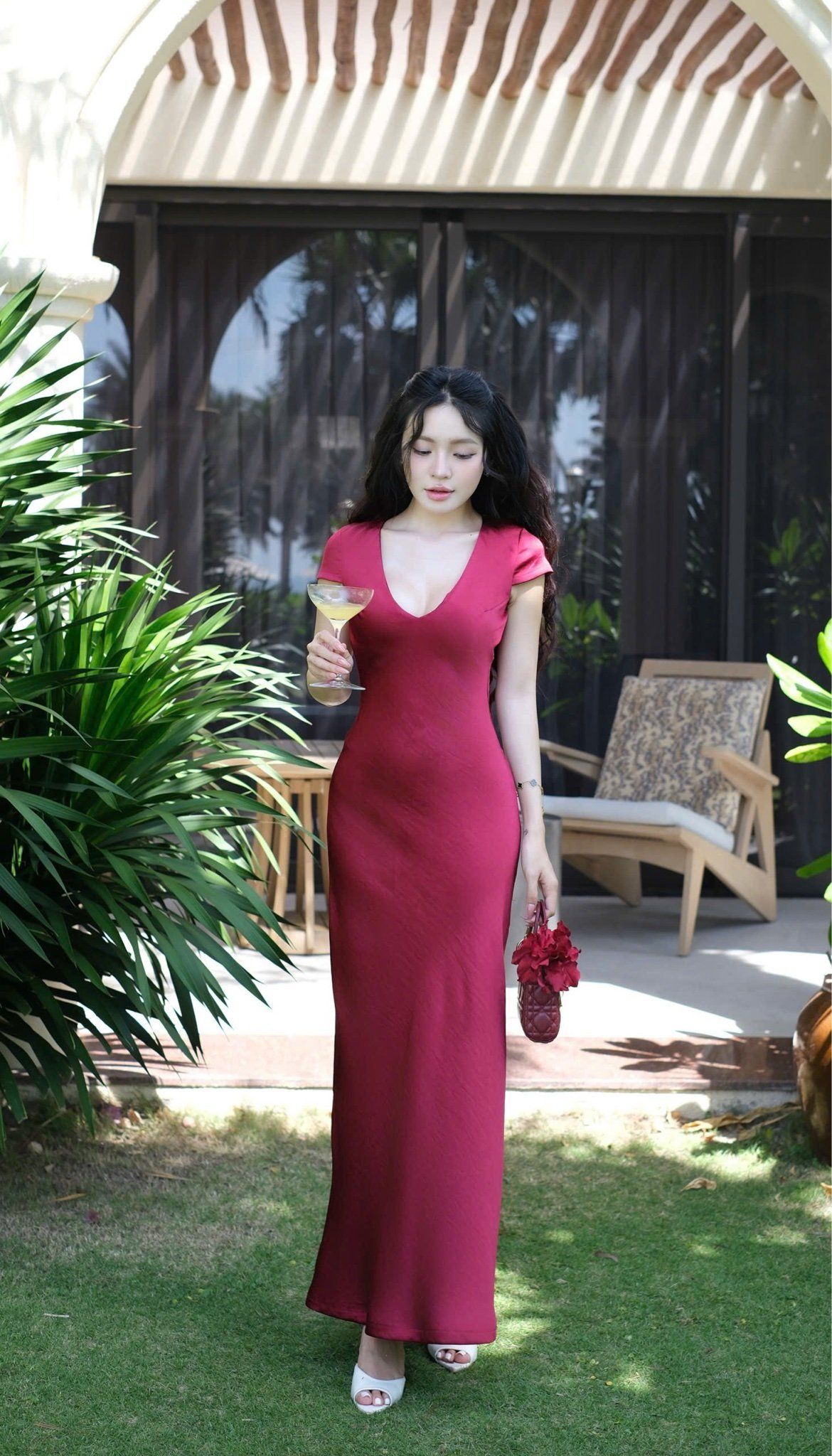 Đầm Lụa Suông Cổ V