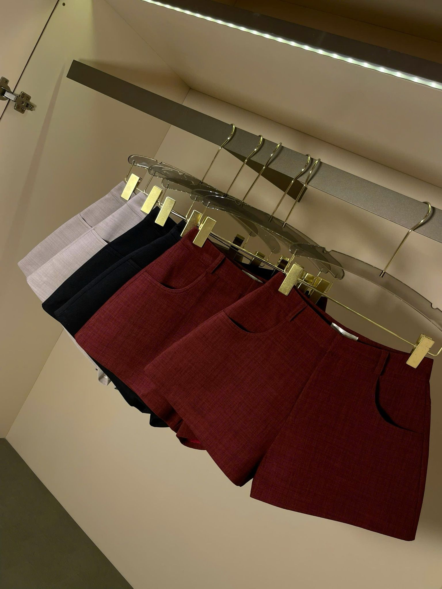 Quần Short Cài Nút