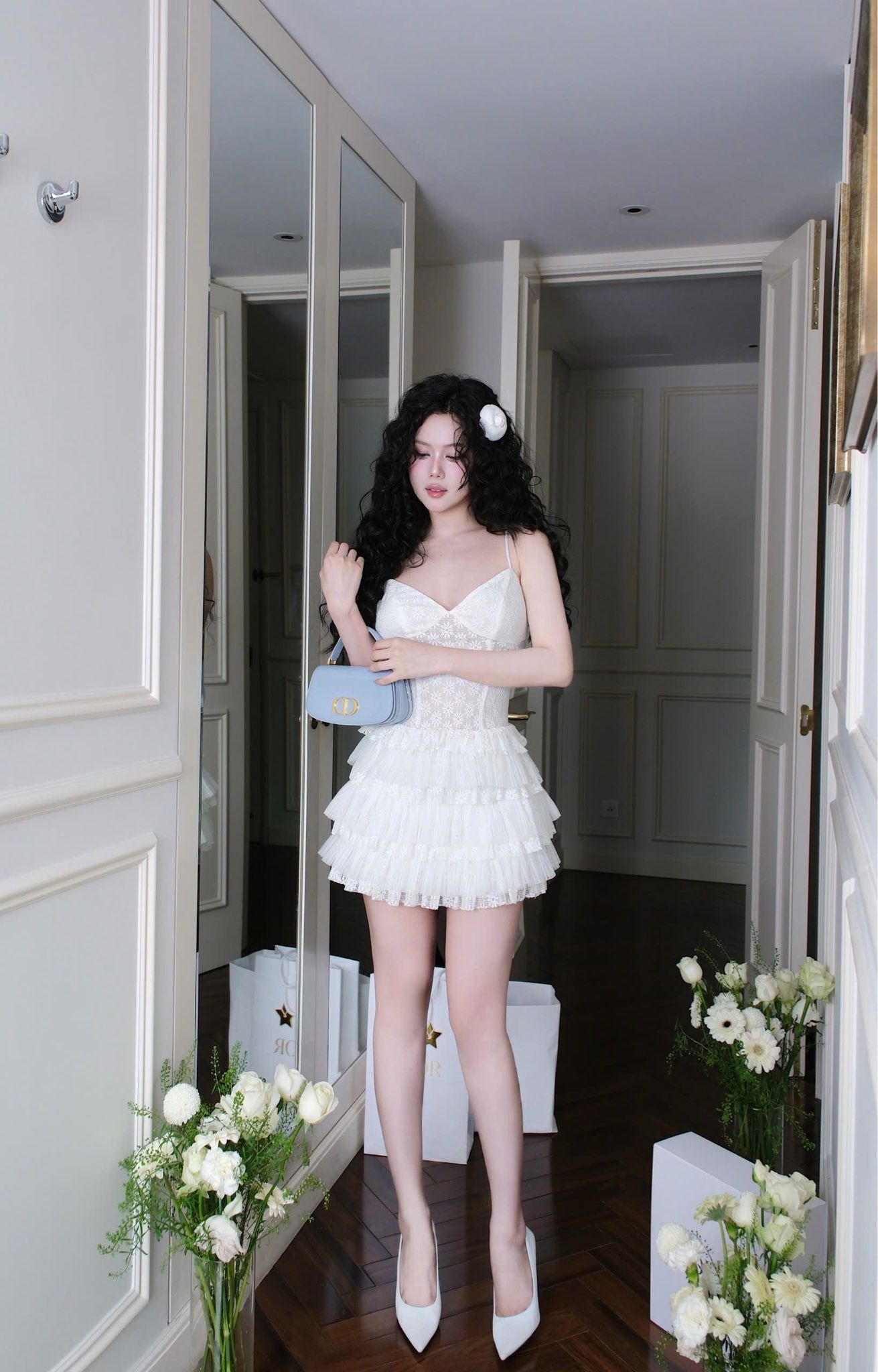 Đầm Ren Tầng Họa Tiết